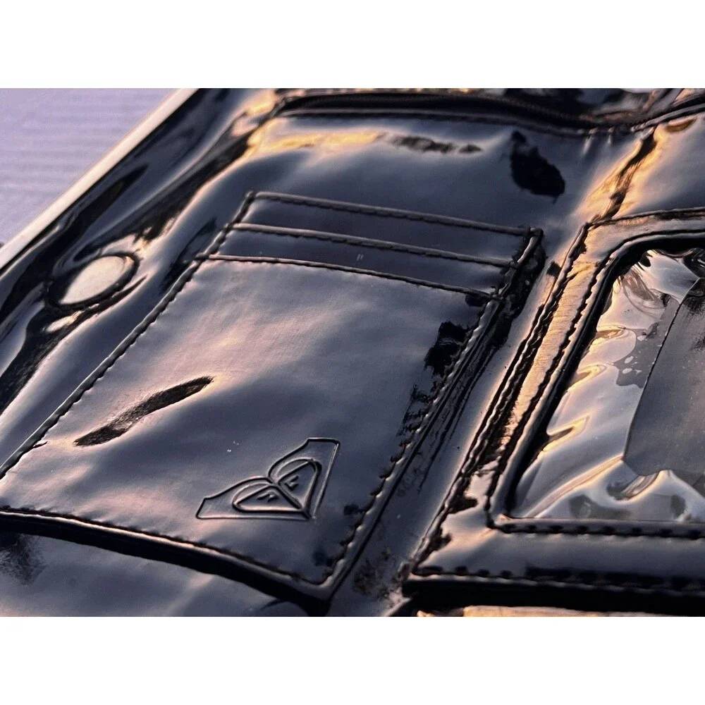 Mcbling 2000s Roxy Y2K Black Kiss Lock Wallet Clutch Tri Fold Patent Logo Emo